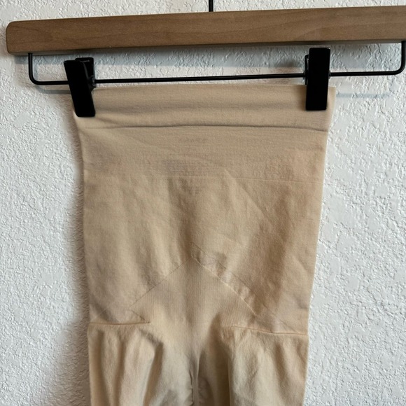 Spanx Higher Power High Waist Sculpting Shaping Seamless Short Nude Tan Cream S - Picture 7 of 10